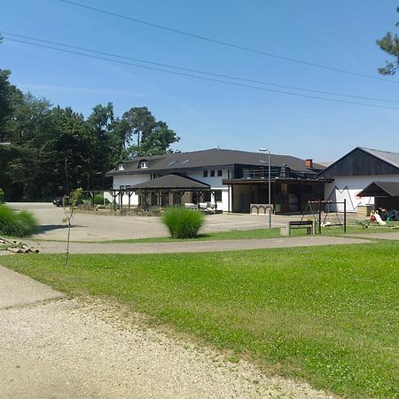 Wow Sleeping Acomodação com café da manhã Miklavž na Dravskem Polju Exterior foto